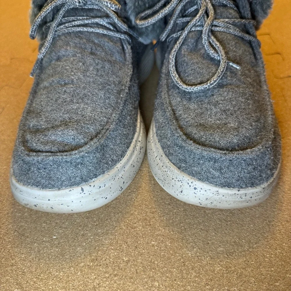 BOBS Skechers Skipper Hang Glider Women 8.5 Gray Faux Fur Loafers 113446